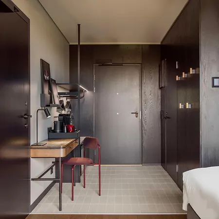 Radisson Red 4*