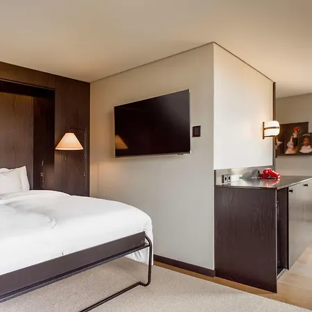 Radisson Red 4*