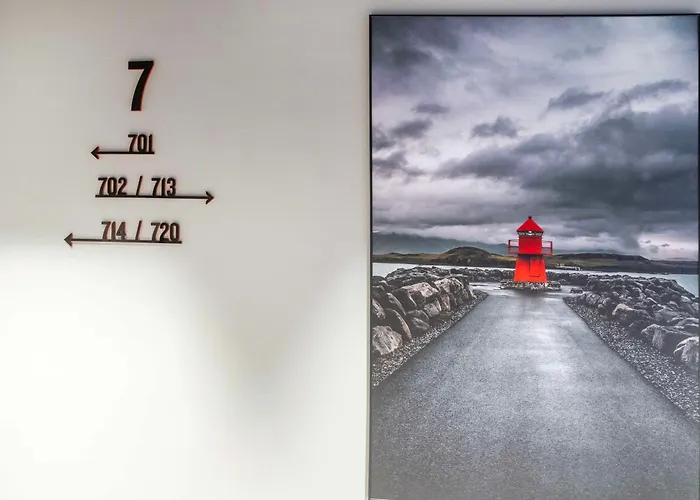 Radisson Red מלון 4*