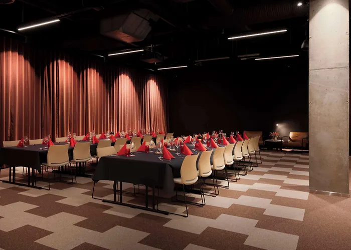 מלון Radisson Red