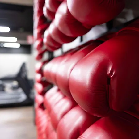 Radisson Red فندق 4*