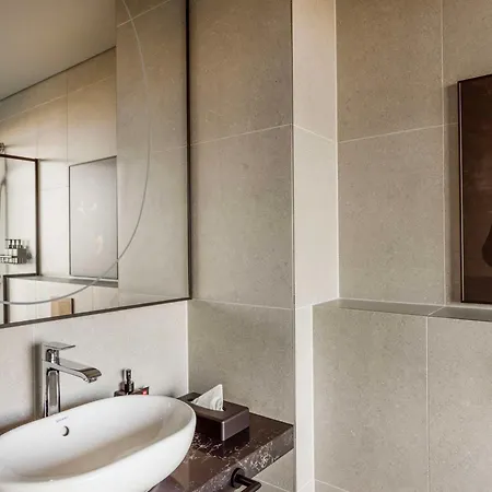 فندق Radisson Red 4*