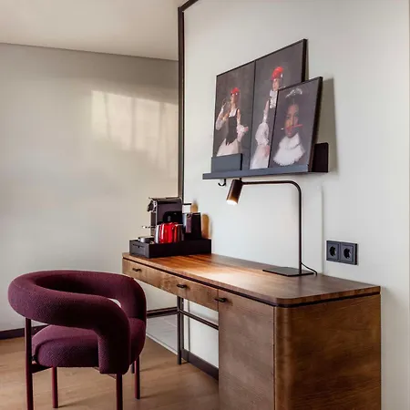 Отель Radisson Red 4*