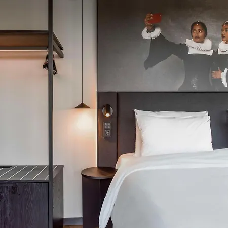 Radisson Red 4*