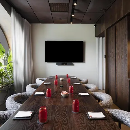 Radisson Red Hotel 4*