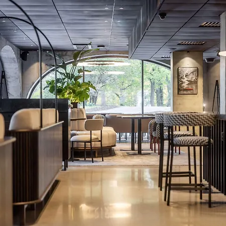 Radisson Red Hotel 4*