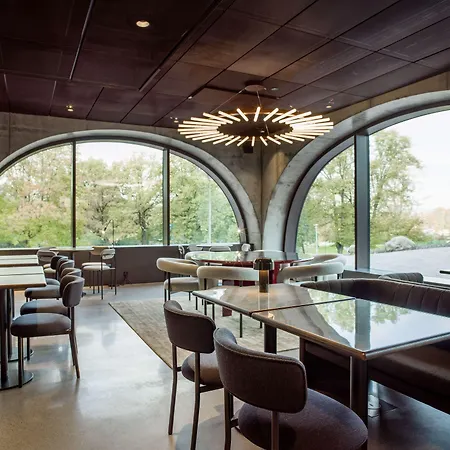 Hotel Radisson Red 4*