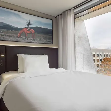Отель Radisson Red Хельсинки