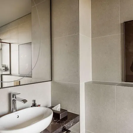 فندق Radisson Red