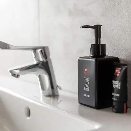 Отель Radisson Red 4*