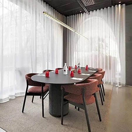 Radisson Red 4*