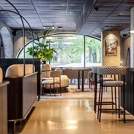 Hotel Radisson Red 4*