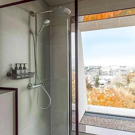 Radisson Red 4*