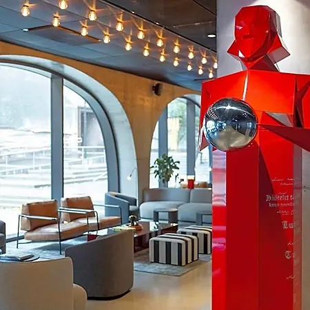 Radisson Red 4*