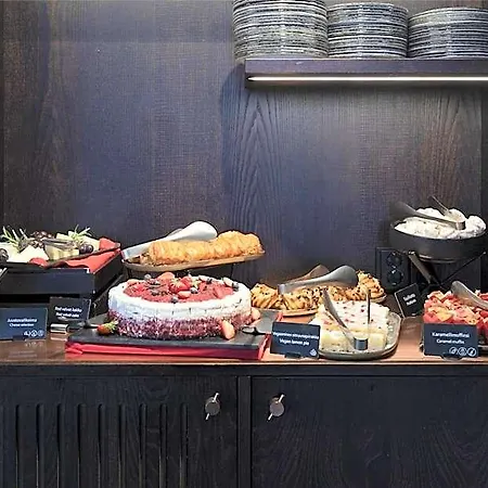 Radisson Red 4* Helsinki