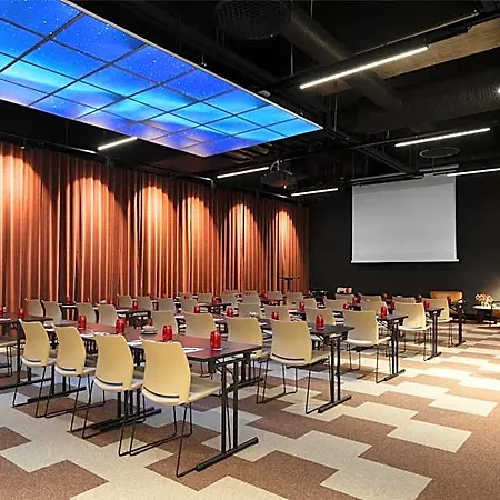 Radisson Red Hotel