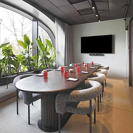 Hotel Radisson Red 4*