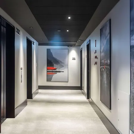 Отель Radisson Red