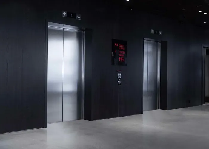 Radisson Red 4* ヘルシンキ