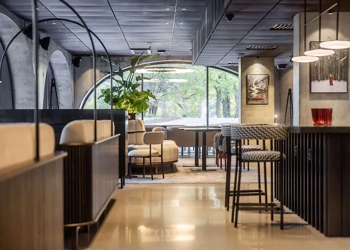 Radisson Red Hotel 4*