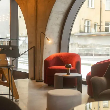 Radisson Red 4*