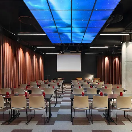 Radisson Red 4*